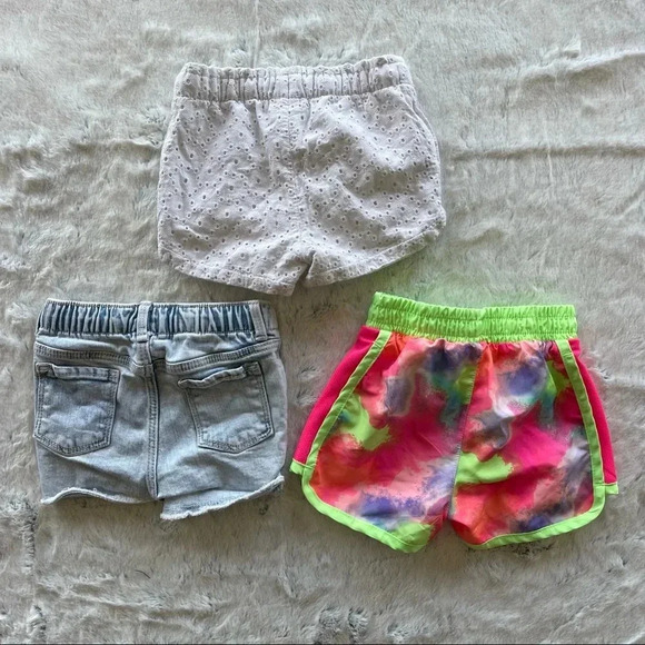 Bundle of 3 Shorts For Girl Size 2 Old Navy Cat & Jack sketchers - Picture 2 of 8